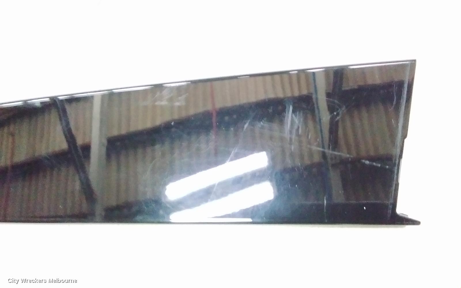 HYUNDAI SANTA FE DOOR MOULD, RIGHT FRONT BALCK DORO MOULD CHECK PHOTO : 137221, MX5, RH FRONT, MATTE BLACK, NON GREY INSERT, 11/2023 ONWARDS - Image 3