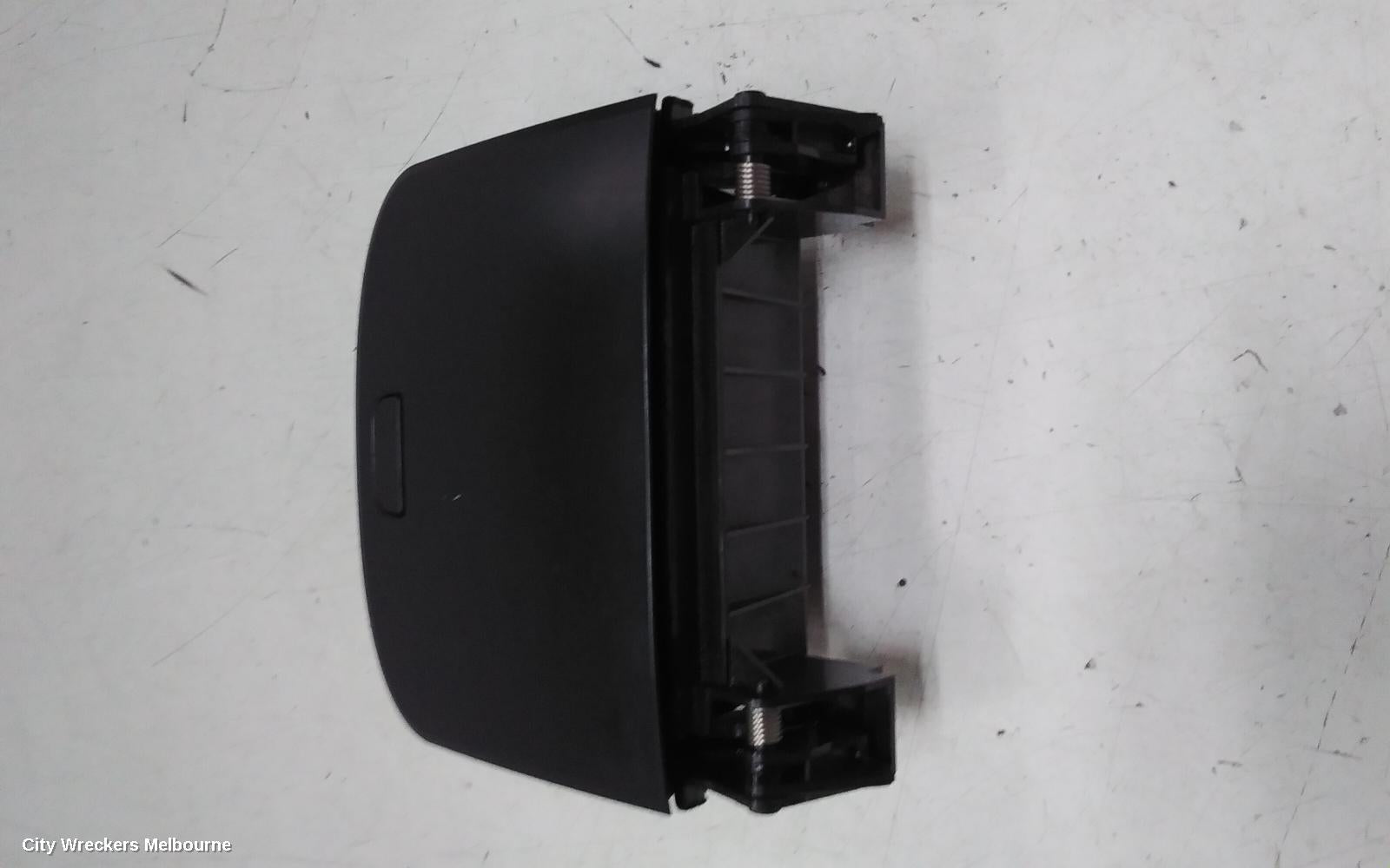 HOLDEN CAPTIVA GLOVE BOX, UPPER (CENTRE OF DASH), CG, 09/2006 - 02/2011 - Image 3