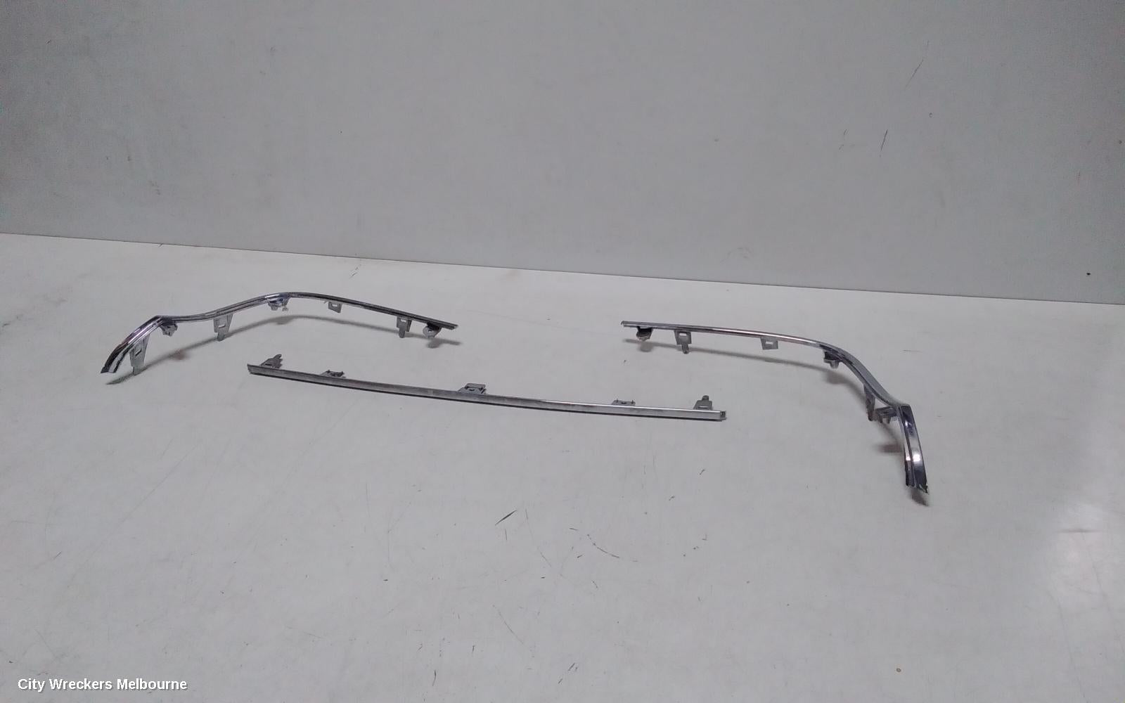 TOYOTA COROLLA REAR BUMPER, REAR BUMPER MOULDING (CENTRE), ZRE182R, HATCH, 08/2012 - 03/2015 - Image 2