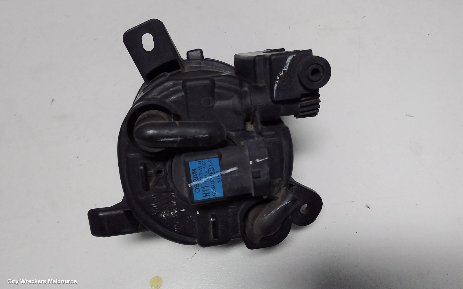 AUDI A5 LEFT INDICATOR/FOG/SIDE, BUMPER FOGLAMP, 8T, A5/S5, RECTANGLE TYPE, NON S-LINE, 10/2011 - 11/2016 - Image 3