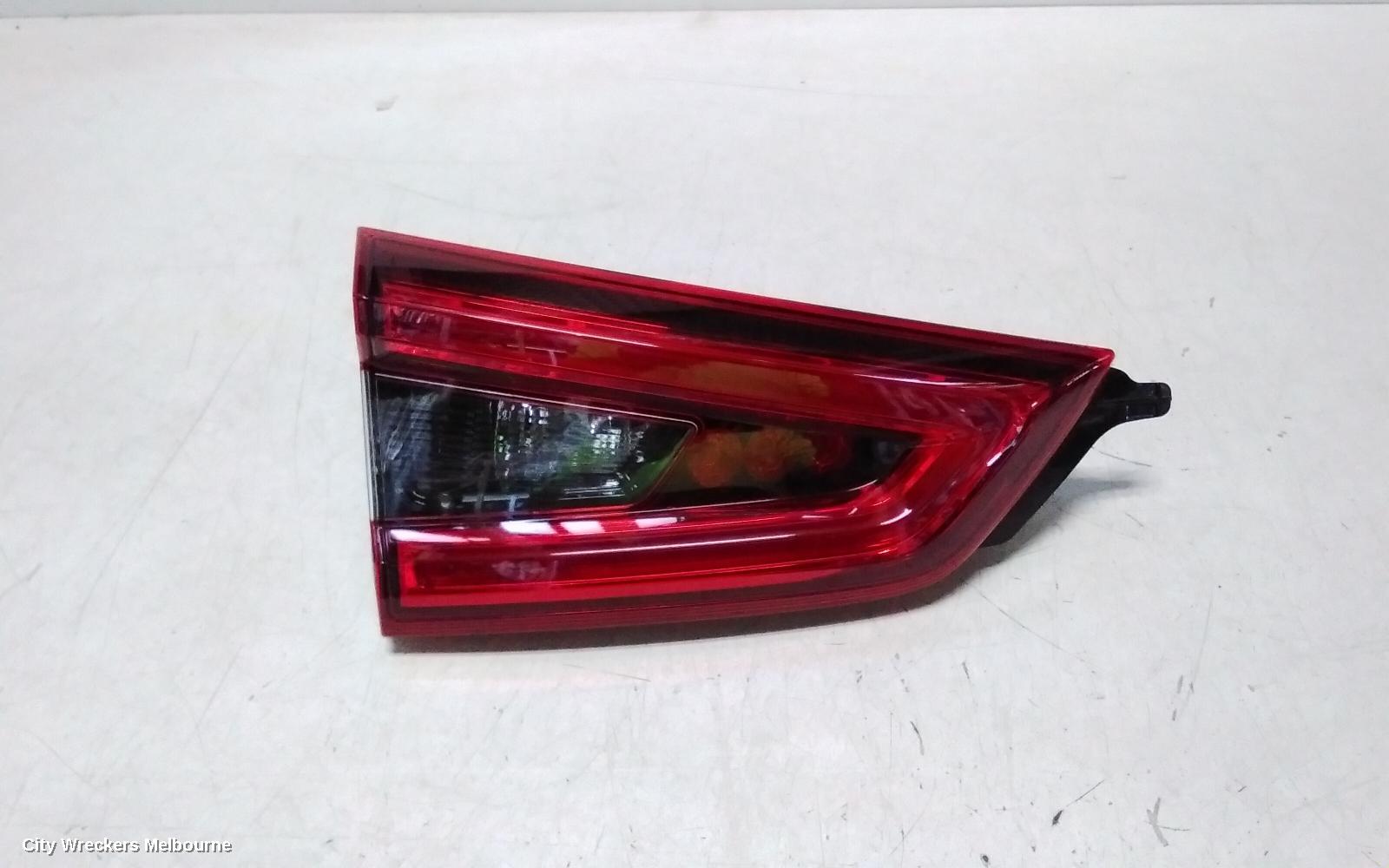NISSAN QASHQAI REAR GARNISH, TAILGATE LAMP (LH SIDE), J11, 09/2017 ONWARDS - Image 1