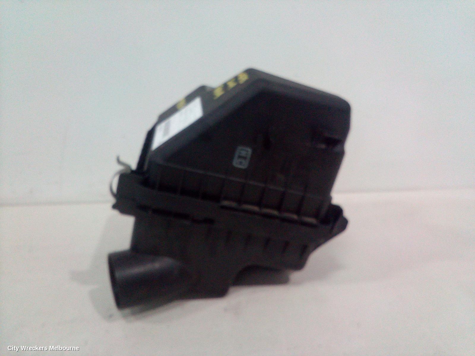 TOYOTA RAV4 AIR CLEANER/BOX, AIR CLEANER, ACA33/ACA38, 2.4, PETROL, 11/2005 - 11/2012 - Image 2