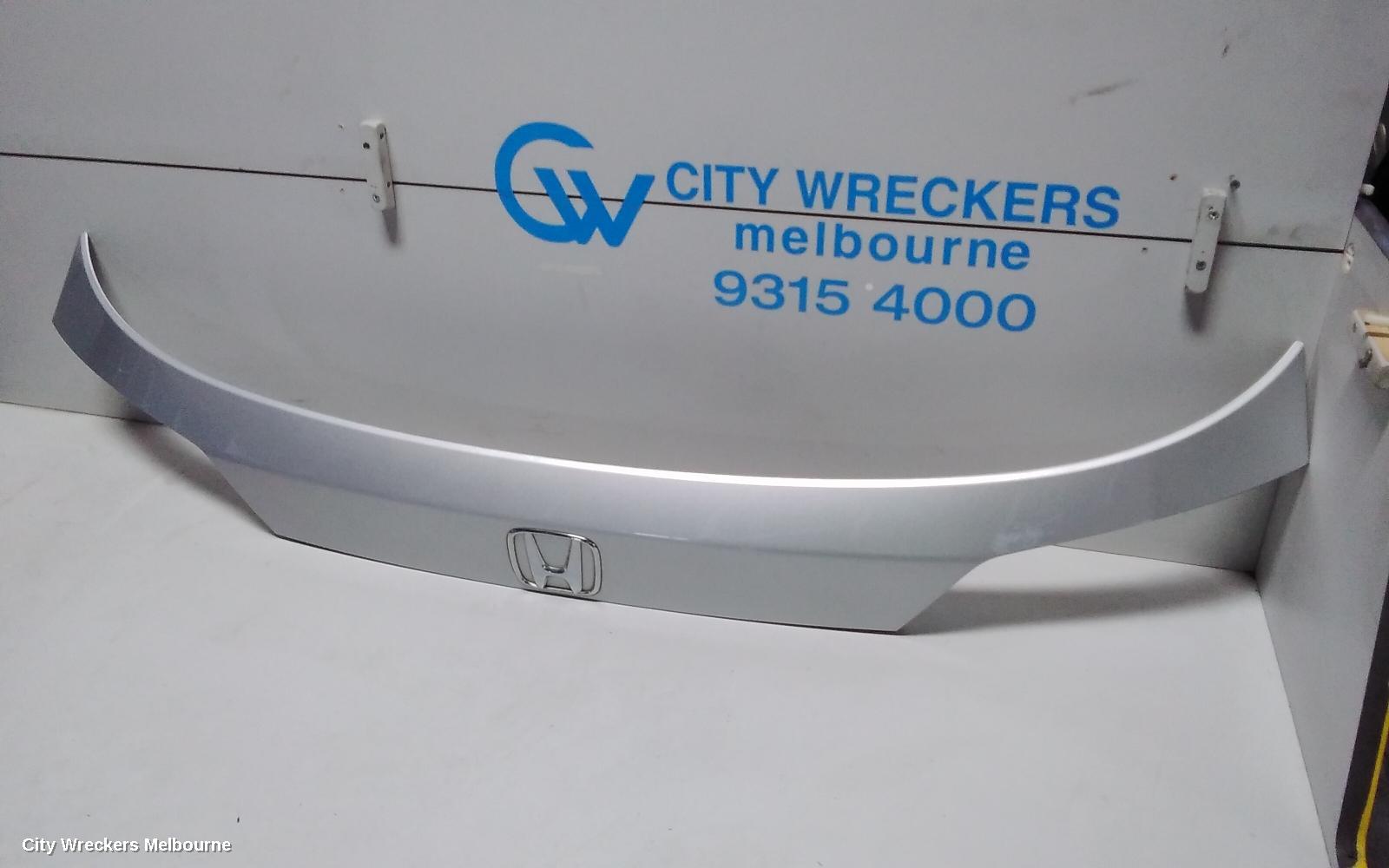 HONDA HRV REAR GARNISH, TAILGATE GARNISH (CENTRE), RU5, 12/2014 - 06/2018 - Image 2