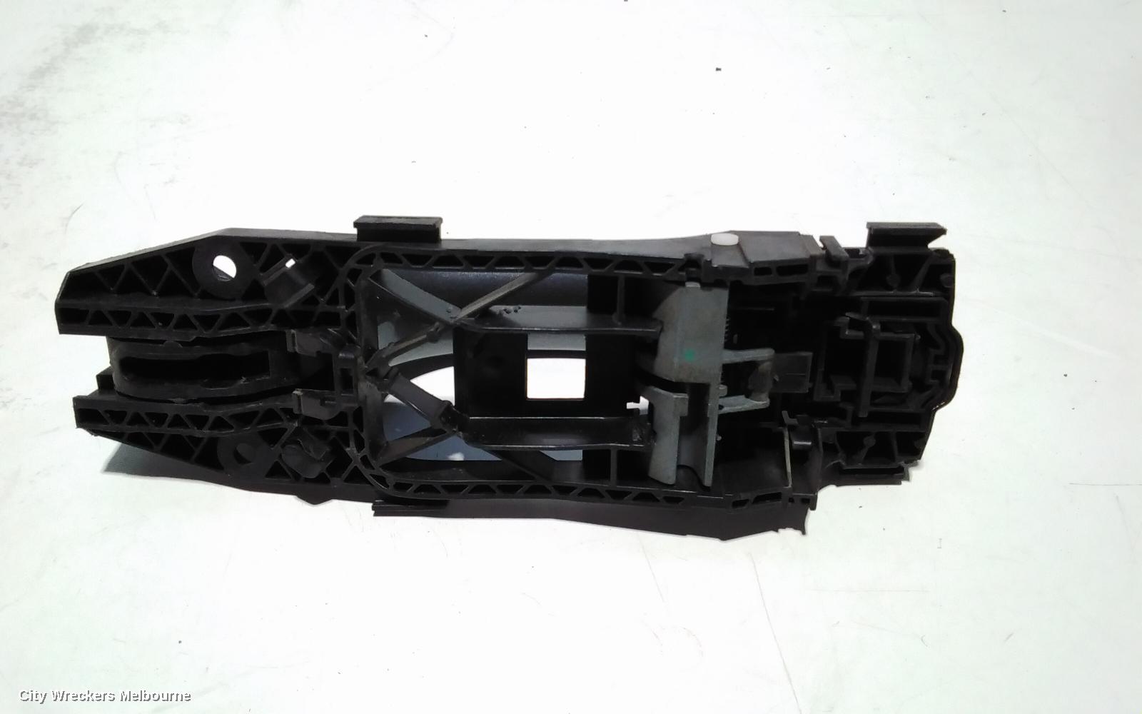 VOLKSWAGEN AMAROK DOOR HANDLE, OUTER, LH FRONT, COLOUR CODED, 2H, 12/2010 ONWARDS - Image 3