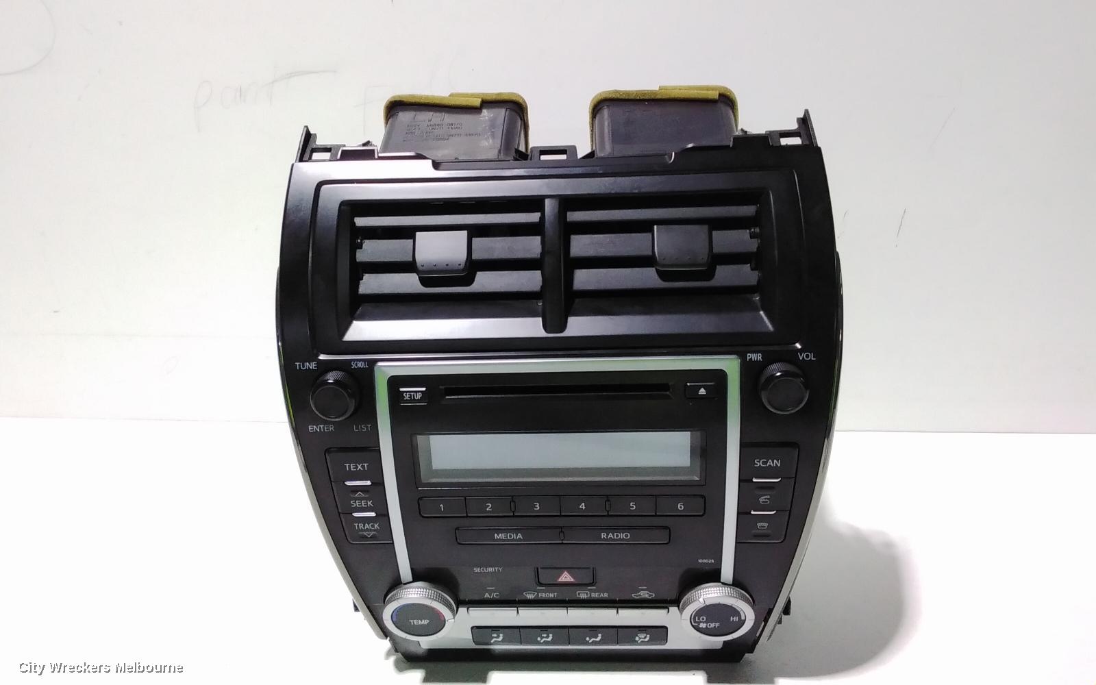 TOYOTA CAMRY RADIO/CD/DVD/SAT/TV, SINGLE DISC CD PLAYER (P/N ON FACE 100025), ASV50/AVV50, 12/2011 - 05/2015 - Image 2