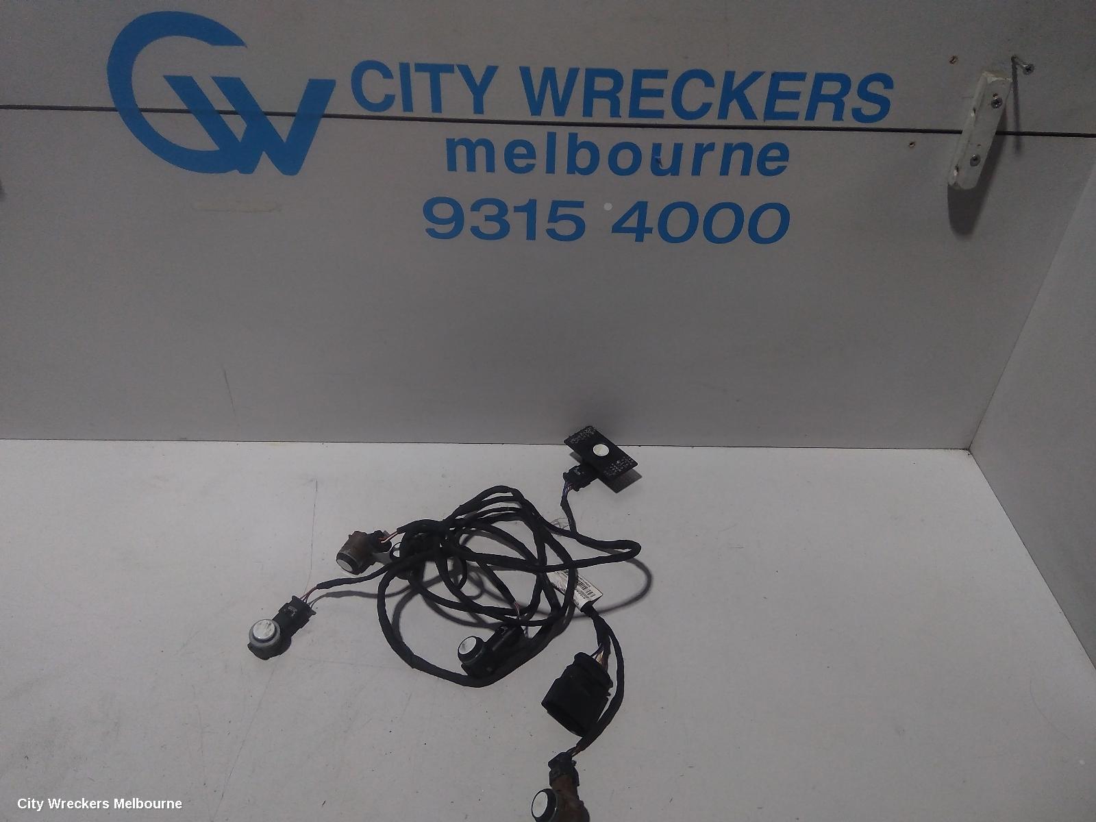VOLKSWAGEN GOLF, GEN 7, 11/2012 - 08/2020, FRONT BUMPER SENSOR SET: 84668 - Image 1