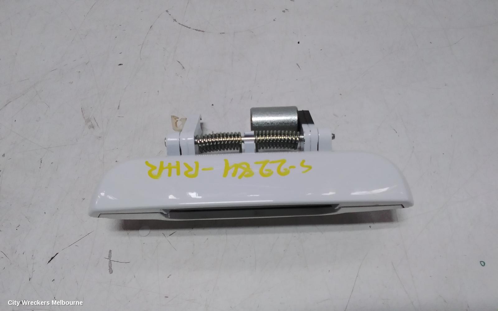 MG MG3 DOOR HANDLE, OUTER, RH REAR, COLOUR CODED, SZP1, 07/2016 ONWARDS - Image 1
