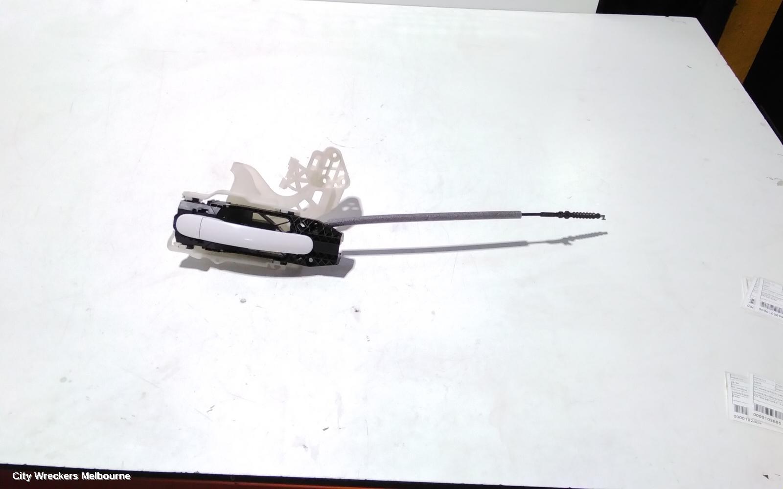 VOLKSWAGEN TIGUAN DOOR HANDLE, LH FRONT, OUTER, 5N, 07/2011 - 08/2016 - Image 3