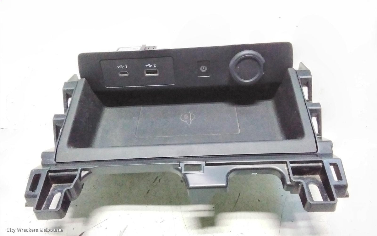 MITSUBISHI OUTLANDER, ZM, WIRELESS CHARGING PAD (IN FRONT OF CENTRE CONSOLE), 08/2021 ONWARDS, MOBIL CHARGER: 147923 - Image 1