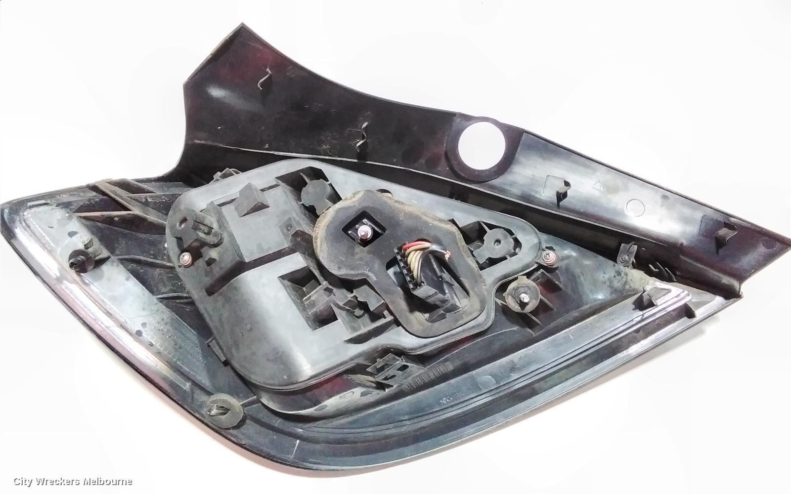 HOLDEN ASTRA RIGHT TAILLIGHT, AH, 5DR HATCH, FROSTED INDICATOR TYPE, 10/2004 - 08/2009 - Image 3