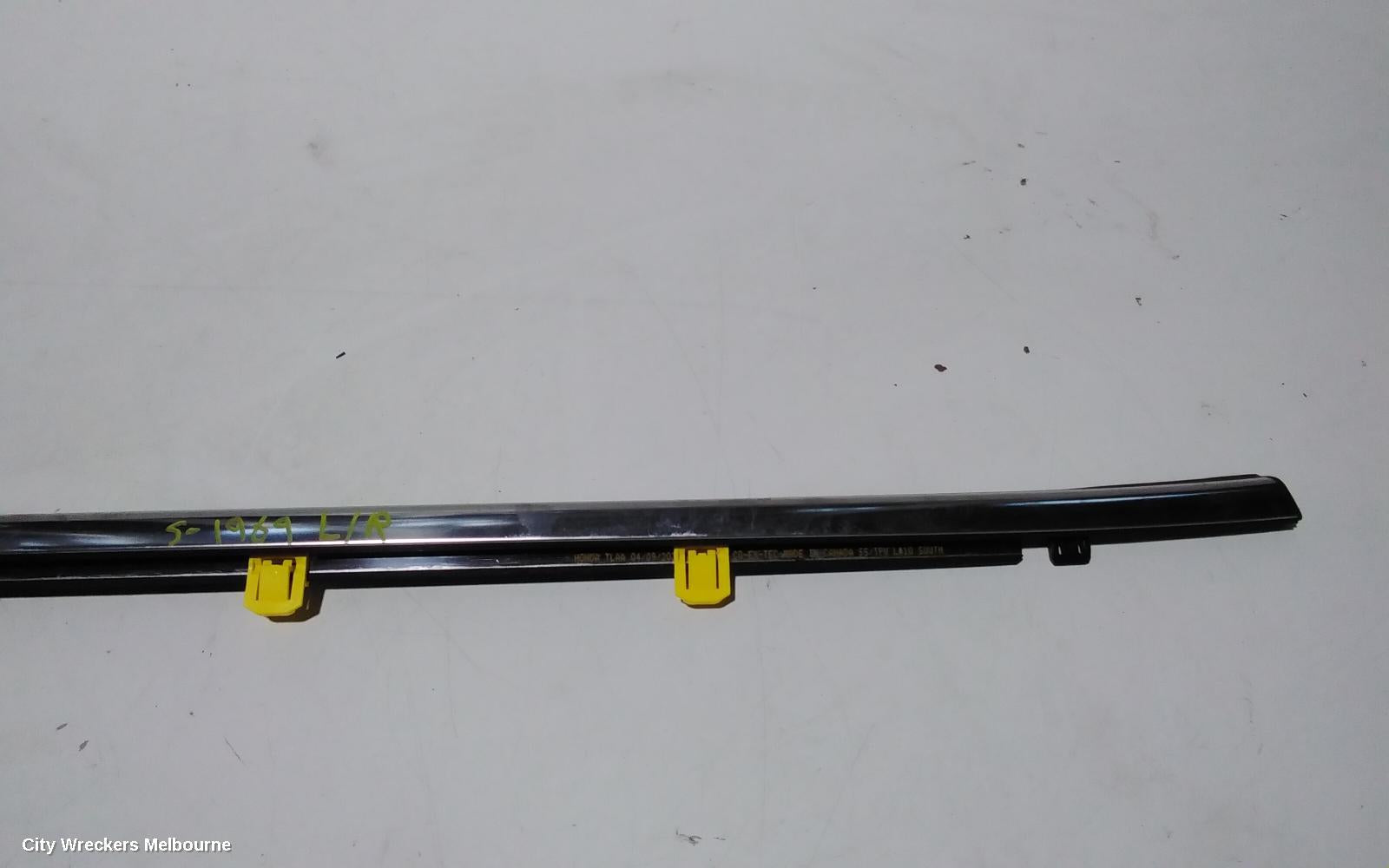 HONDA CRV DOOR MOULD, CHROME MOULD LHR: 91189, LH REAR, CHROME INSERT TYPE, RW, 05/2017 ONWARDS - Image 2