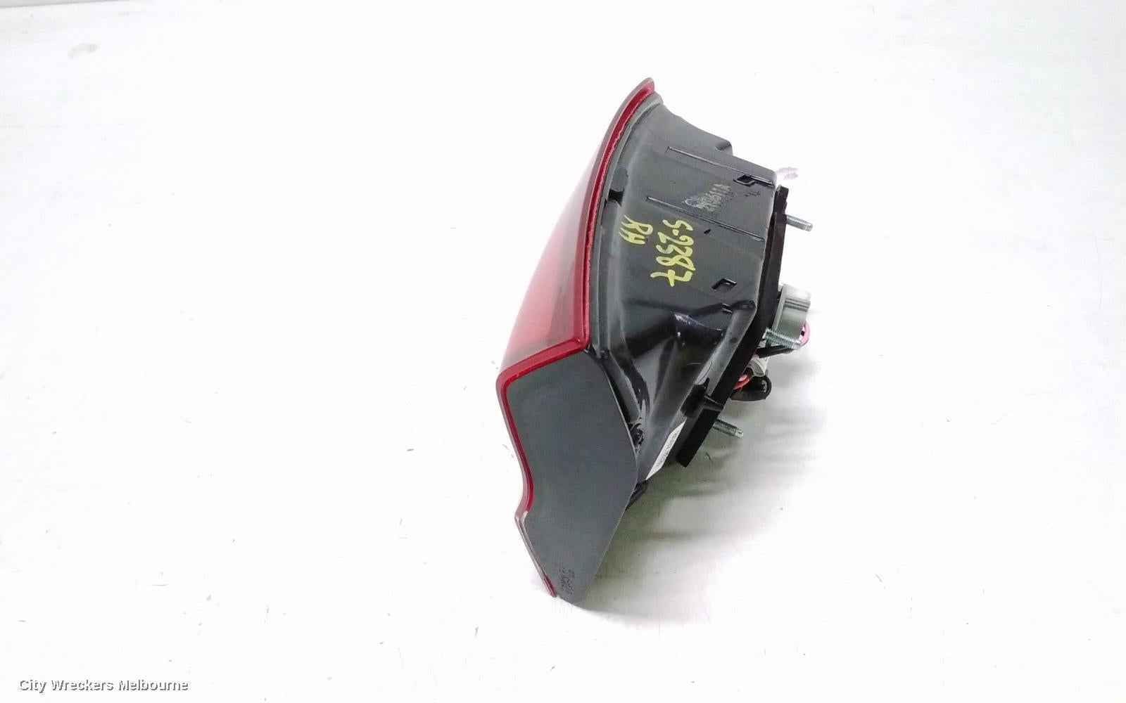 HYUNDAI I30 REAR GARNISH, TAILGATE LAMP (RH SIDE), STANDARD, NON LED TYPE, PD, 03/2017 ONWARDS - Image 3