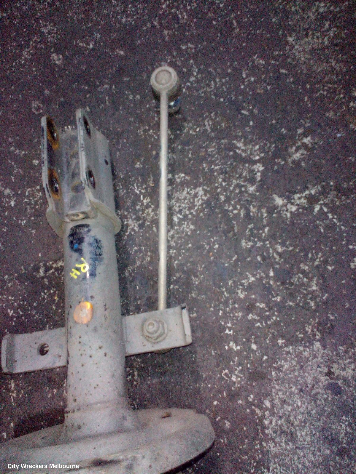 RENAULT CLIO RIGHT FRONT STRUT, X98, NON RS TYPE, 09/2013 - 10/2019 - Image 3
