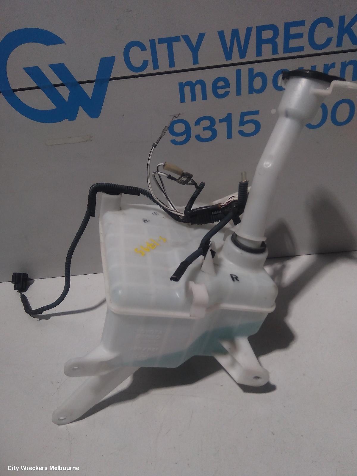 TOYOTA COROLLA WASHER BOTTLE, ZRE182R, HATCH, NON H/LAMP WASHER TYPE, 10/2012 - 06/2018 - Image 3