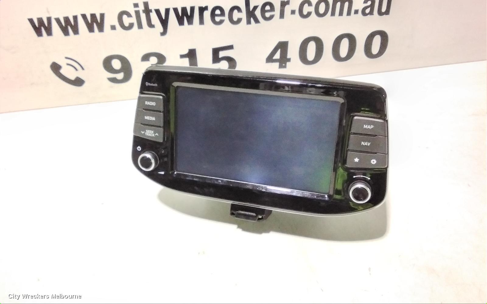 HYUNDAI I30 RADIO/CD/DVD/SAT/TV, HEAD UNIT & DISPLAY, 8 IN, SAT NAV/STANDARD AUDIO TYPE, (S. KOREA VIN KMHH), PD, HATCH, 03/2017 - 07/2020 - Image 2
