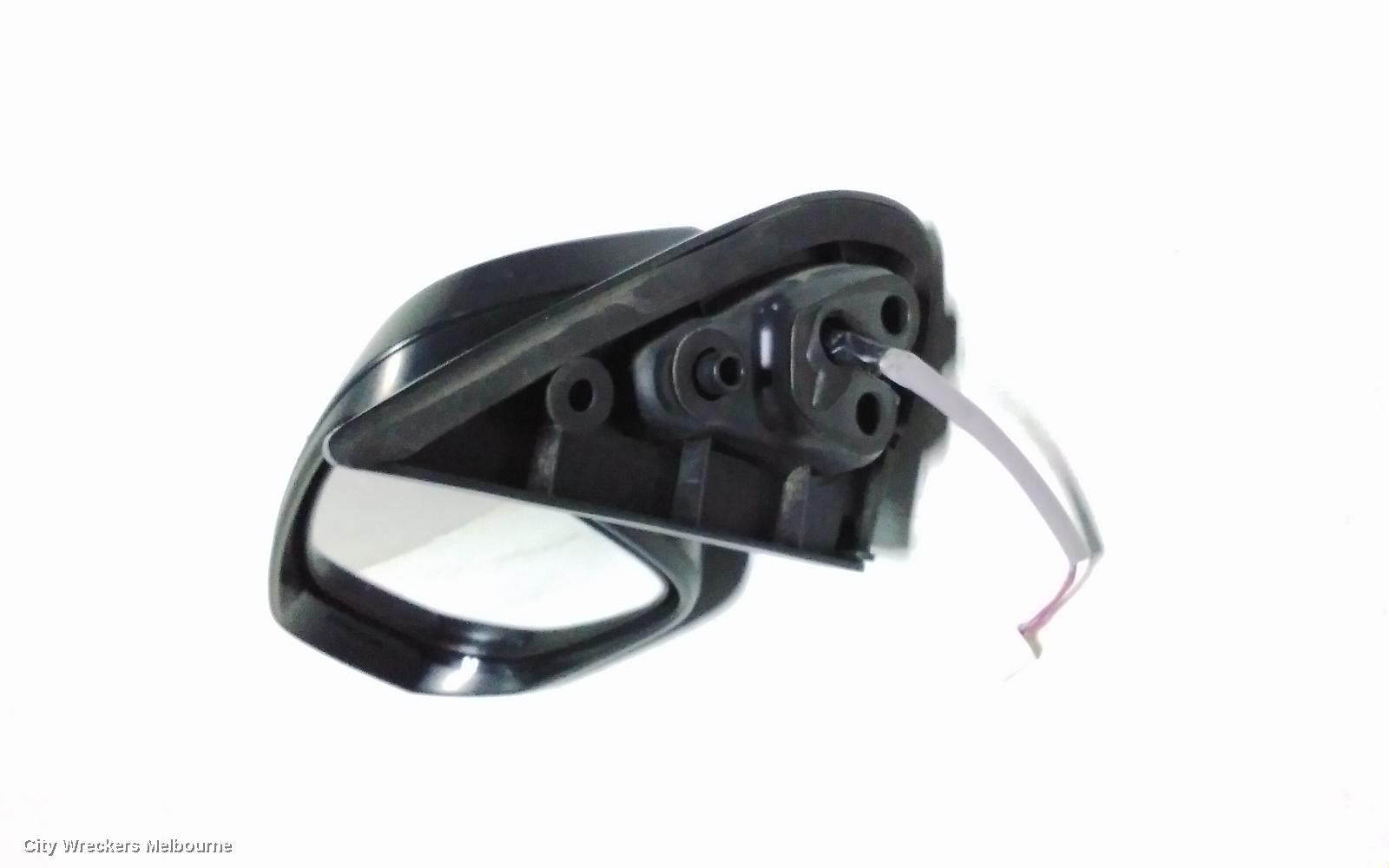 TOYOTA HILUX LEFT DOOR MIRROR, MANUAL FOLDING, BLACK, NON INDICATOR TYPE, 06/2015 - 09/2025 - Image 2
