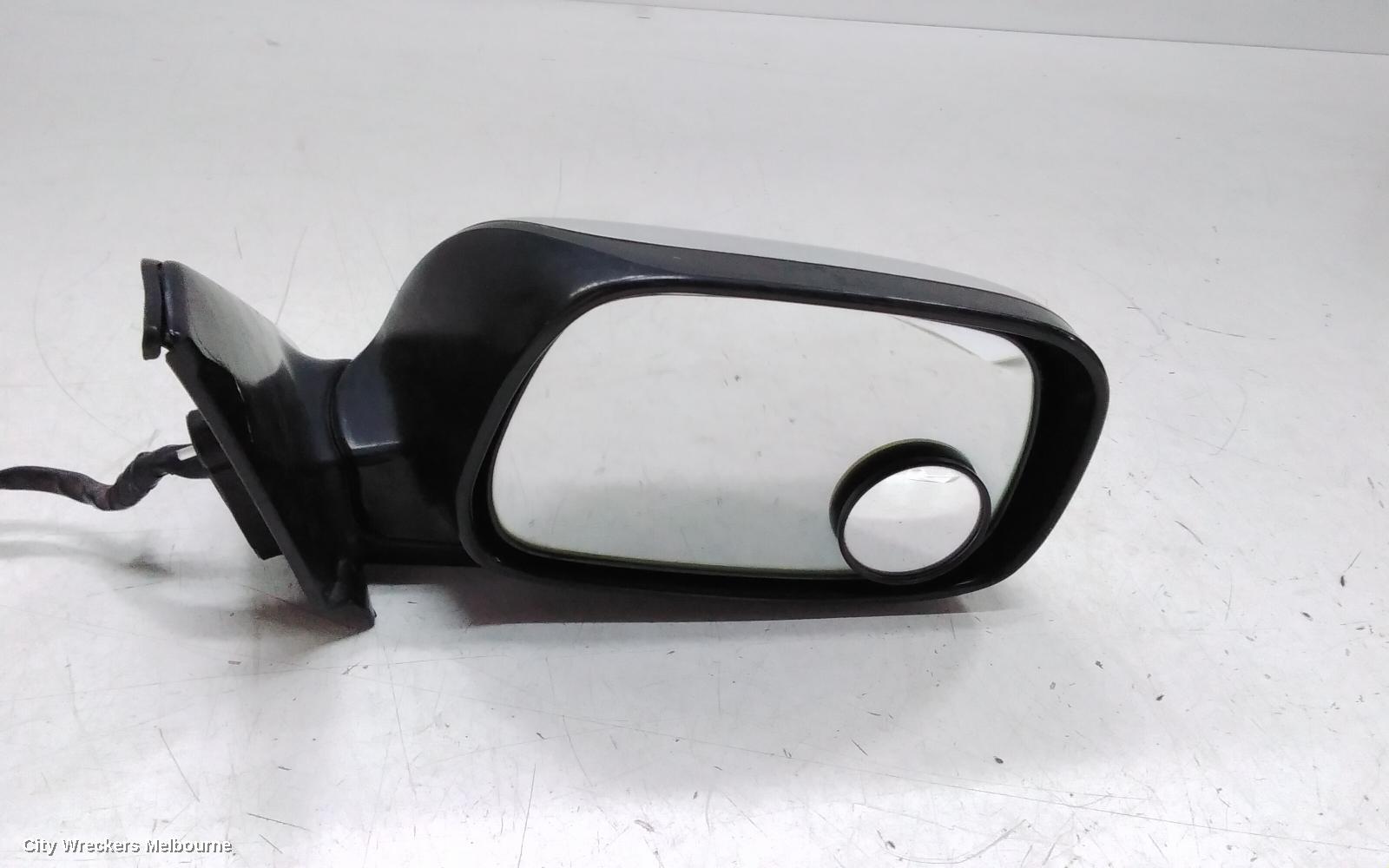 LEXUS IS200/IS300 RIGHT DOOR MIRROR, POWER, RECTANGULAR PLUG TYPE, 08/2001 - 10/2005 - Image 1