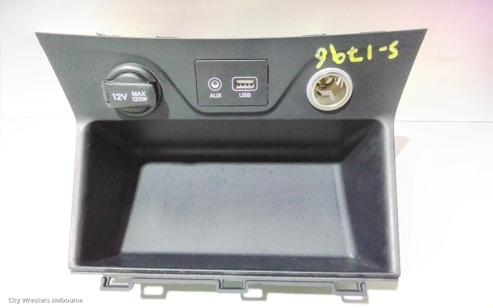 HYUNDAI TUCSON, TL, 06/2015 - 01/2021, FRONT PHONE TRAY WITH USB AND 12V OUTLET: 79747 - Image 2