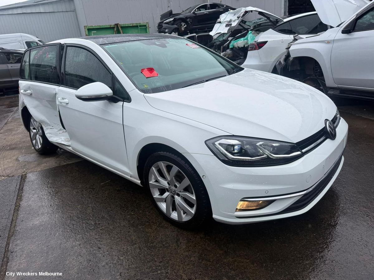 VOLKSWAGEN GOLF LEFT GUARD, GEN 7, 03/2017 - 08/2020 - Image 1