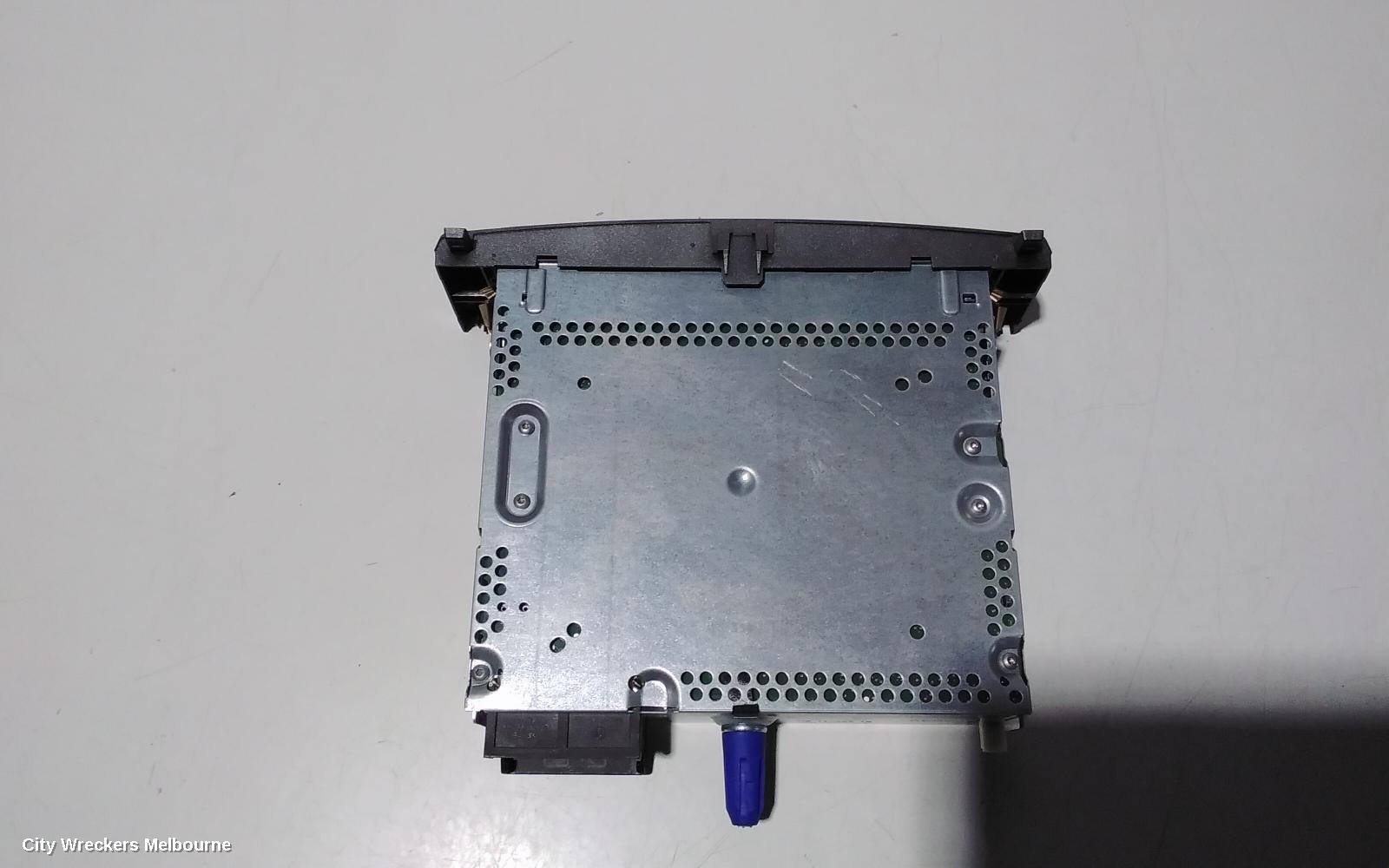 PEUGEOT 308 RADIO/CD/DVD/SAT/TV, 5 DISC CD STACKER, T7, 09/2007 - 09/2014 - Image 3