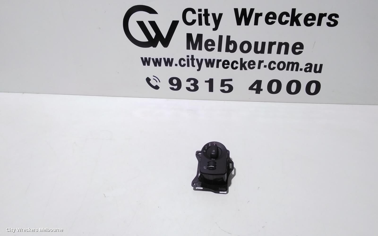 AUDI A3 COMBINATION SWITCH, HEADLAMP SWITCH, 8P, W/ DYNAMIC RANGE CONTROL & FRONT FOGLAMP TYPE, 06/2009 - 04/2013 - Image 1