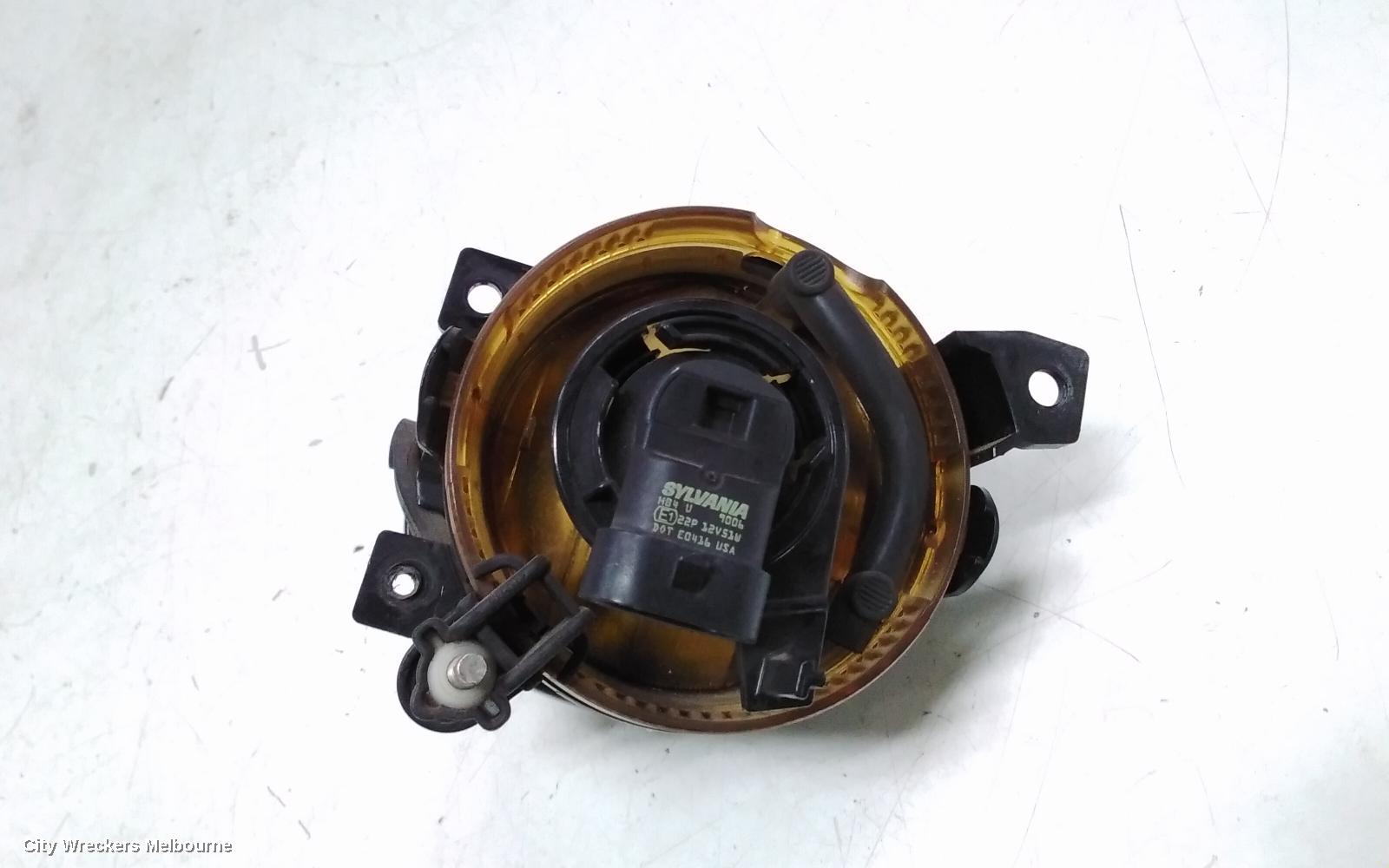 VOLKSWAGEN AMAROK RIGHT INDICATOR/FOG/SIDE, BUMPER FOGLAMP, 2H, 10/2010 - 06/2016 - Image 3