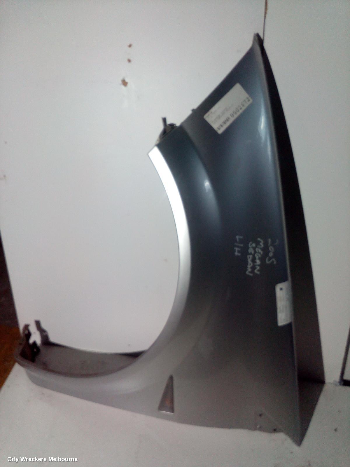 RENAULT MEGANE LEFT GUARD, SEDAN/HATCH 12/2003 - 08/2010 - Image 2