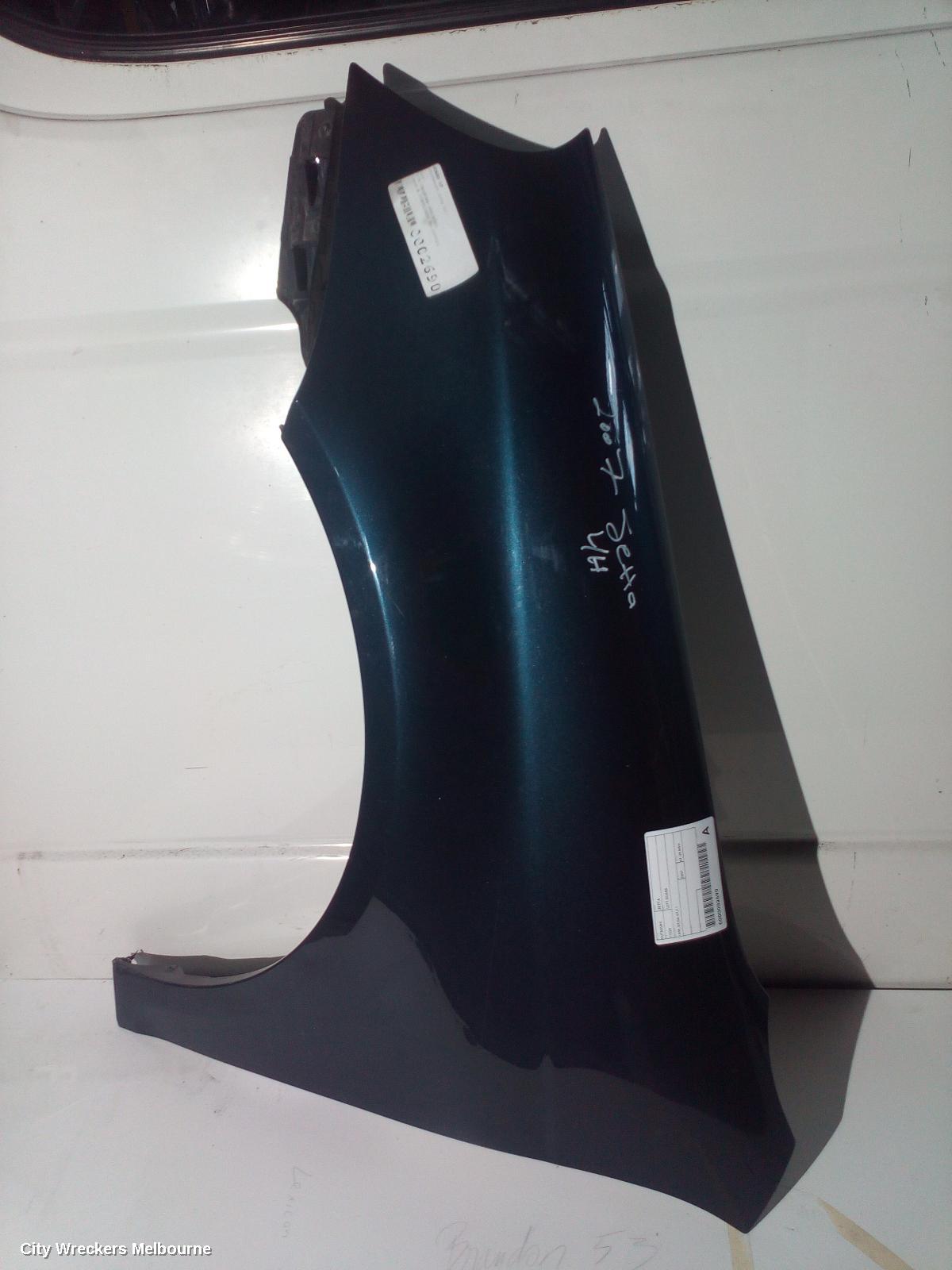 VOLKSWAGEN JETTA LEFT GUARD, 1KM, 02/2006 - 07/2011 - Image 2