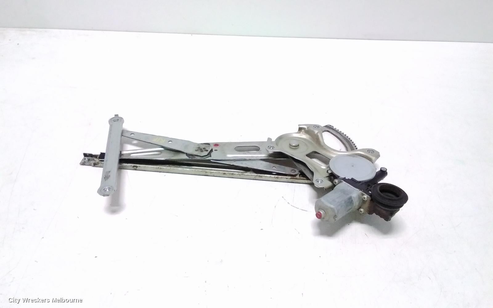 TOYOTA YARIS RIGHT FRONT WINDOW REG/MOTOR, NCP9#, 3DR/5DR HATCH, 10/2005 - 07/2011 - Image 1