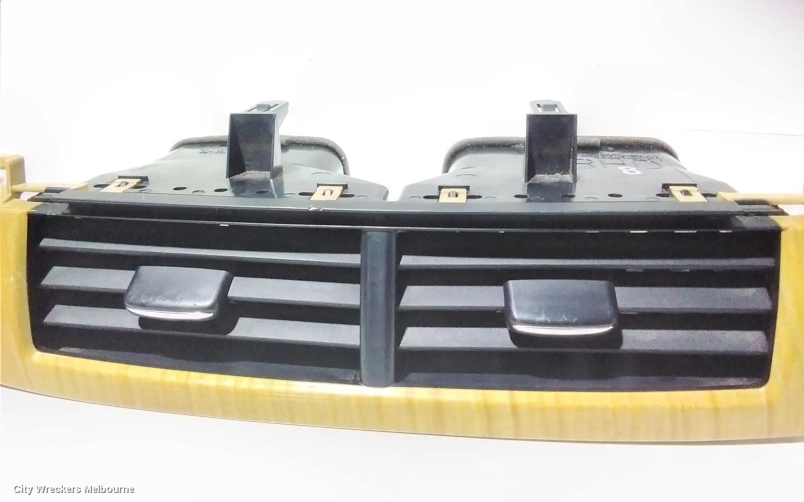 TOYOTA TARAGO, XR50, 03/2006 - 06/2020, CENTER AIRVENT: 89505 - Image 2