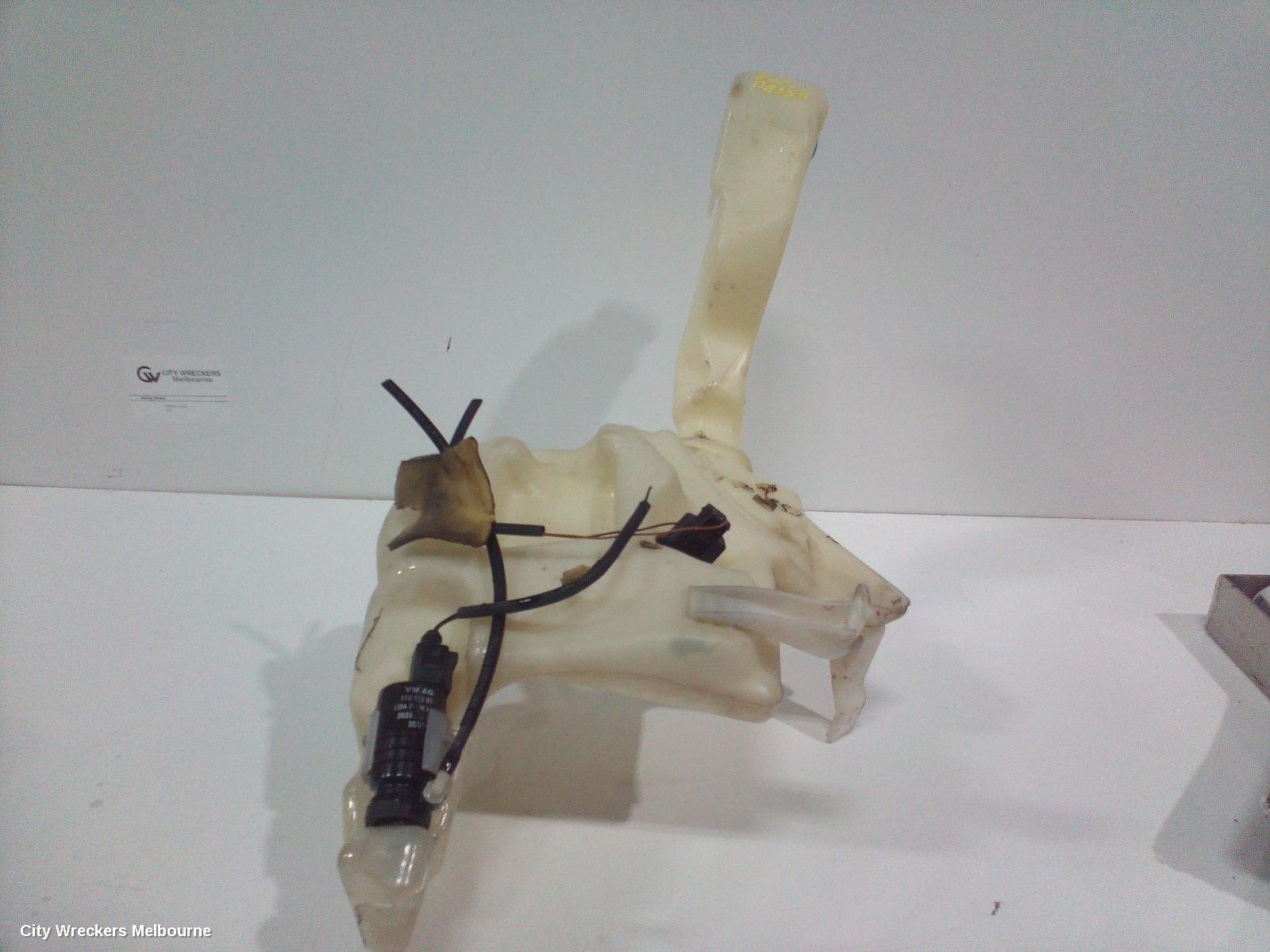 VOLKSWAGEN PASSAT WASHER BOTTLE, 3B/GP, 11/2002 - 11/2005 - Image 3