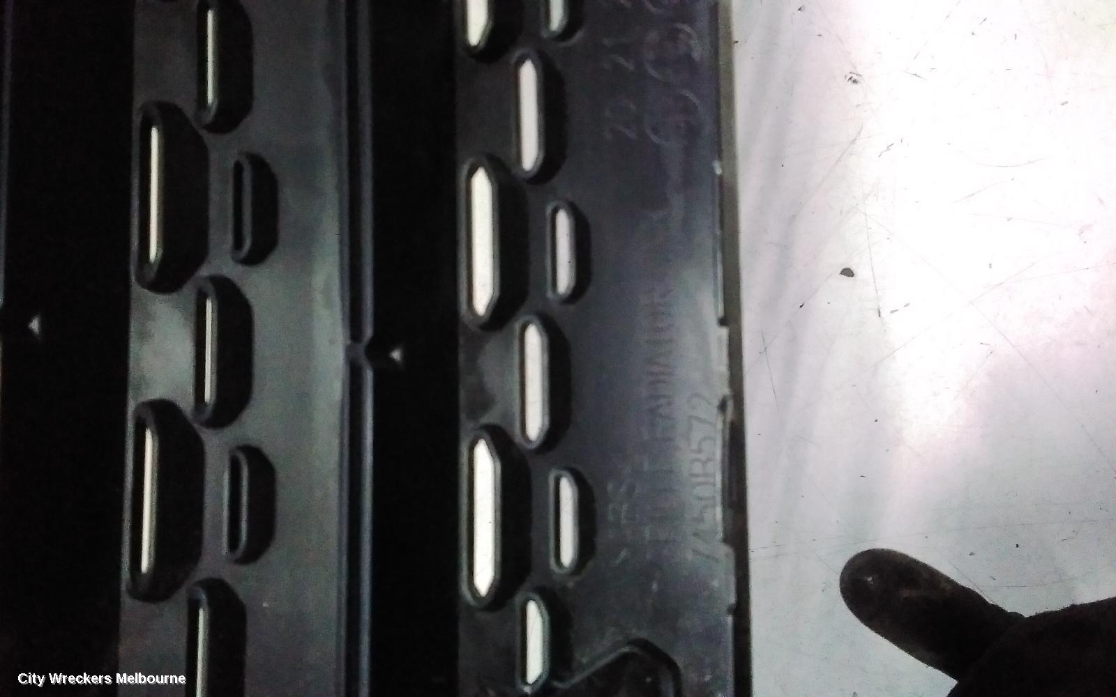 MITSUBISHI ECLIPSE CROSS GRILLE, RADIATOR GRILLE (UPPER), HIGH GLOSS BLACK, YB, 10/2020 ONWARDS - Image 3