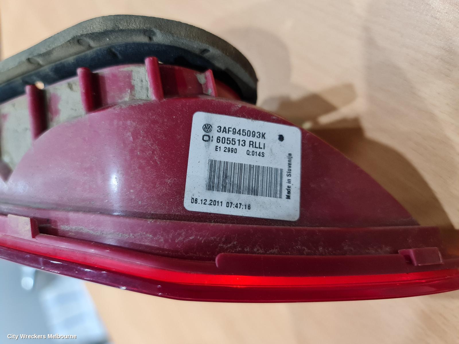 VOLKSWAGEN PASSAT REAR GARNISH, TAILGATE LAMP (LH SIDE), NON LED TYPE, 3C/MK6 B7, WAGON, 09/2010 - 05/2015 - Image 3