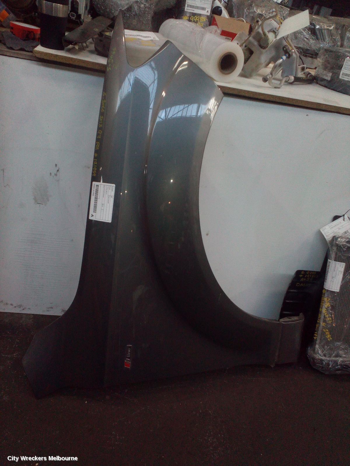 AUDI Q7 RIGHT GUARD, 4L, 09/2006 - 08/2015 - Image 1