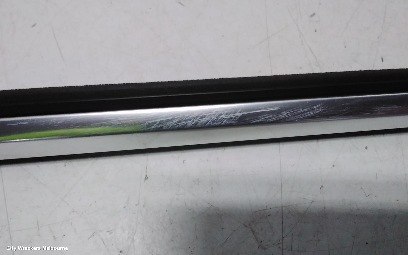 AUDI Q7 DOOR MOULD, LHF UPPER CHROME DOOR BELT / MOULD: 110544, 4M, 07/2015 ONWARDS - Image 3