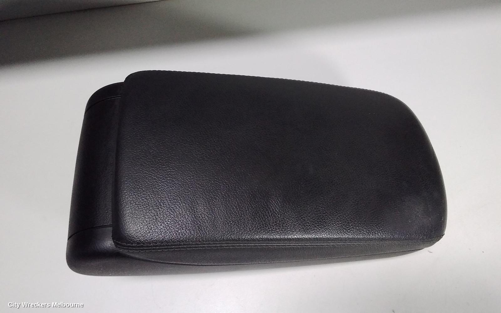 AUDI A6 CONSOLE, C6/4F, 11/2004 - 06/2011 - Image 1