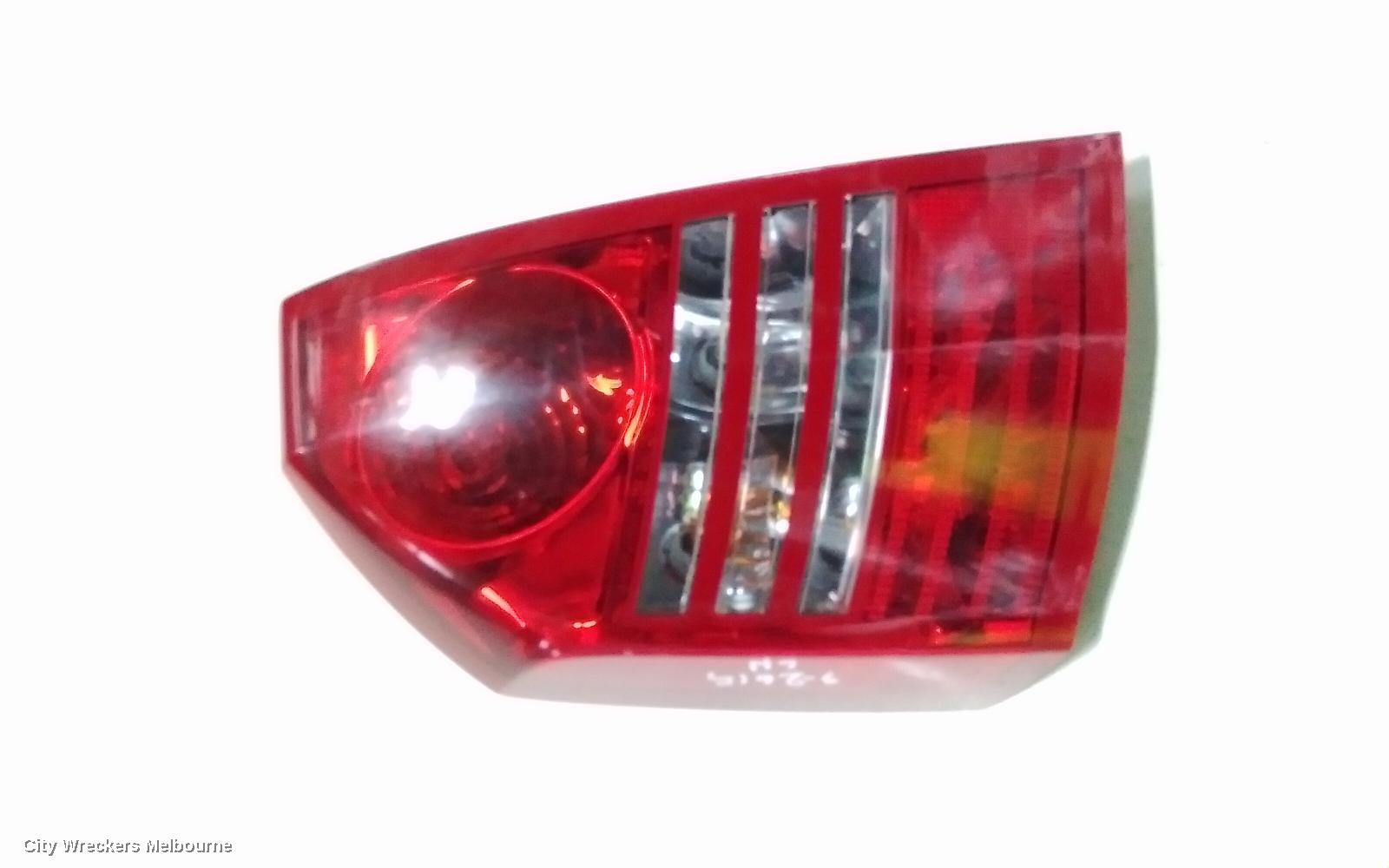 CHRYSLER 300C LEFT TAILLIGHT, IN BODY, SEDAN, 11/2005 - 02/2008 - Image 3