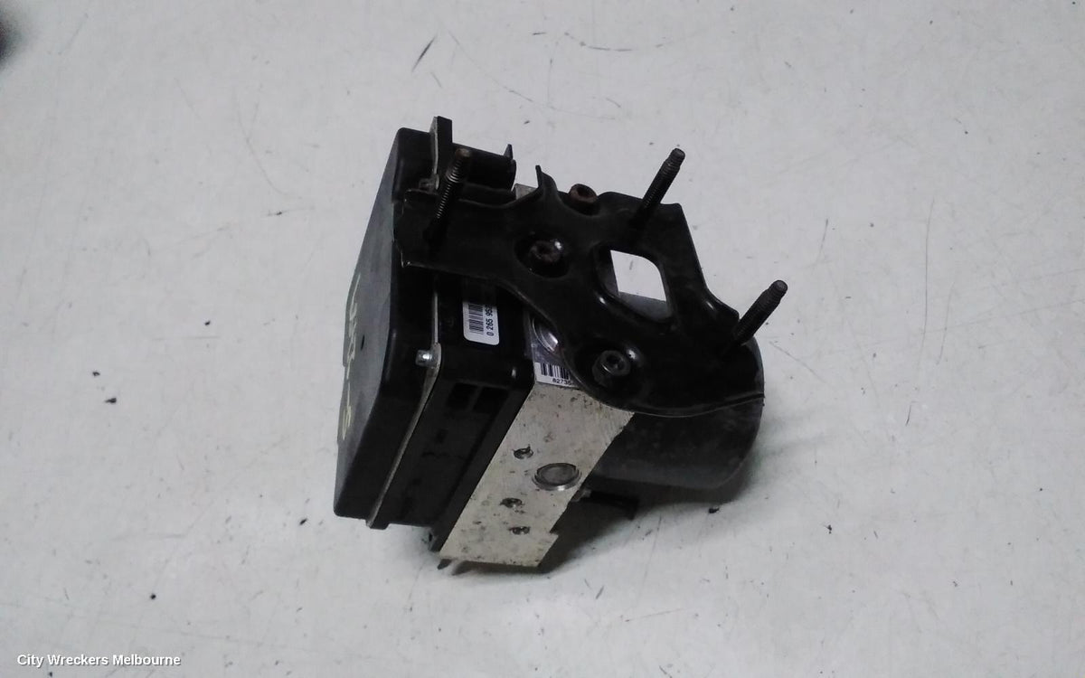 TOYOTA TARAGO ABS PUMP/MODULATOR, ACR50R/GSR50R, P/N 4454028210, 01/2006 - 06/2020 - Image 2