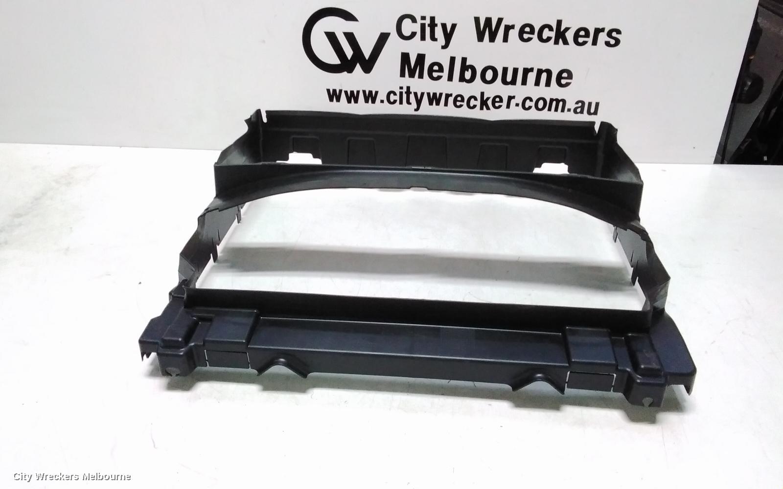 LAND ROVER RANGEROVER SPORT, L494, 12/2013 - 04/2022, CPLA-8C464-A   FRONT RADIATOR SUPPORT SHROUD AIR DEFLECTOR COVER: 109655 - Image 3
