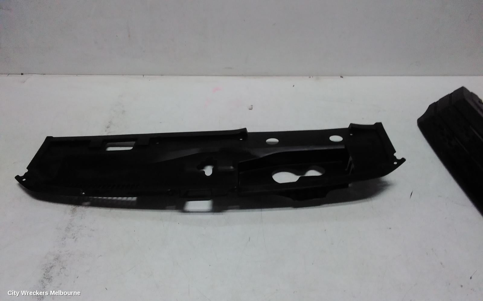 MITSUBISHI ECLIPSE CROSS GRILLE - Image 2