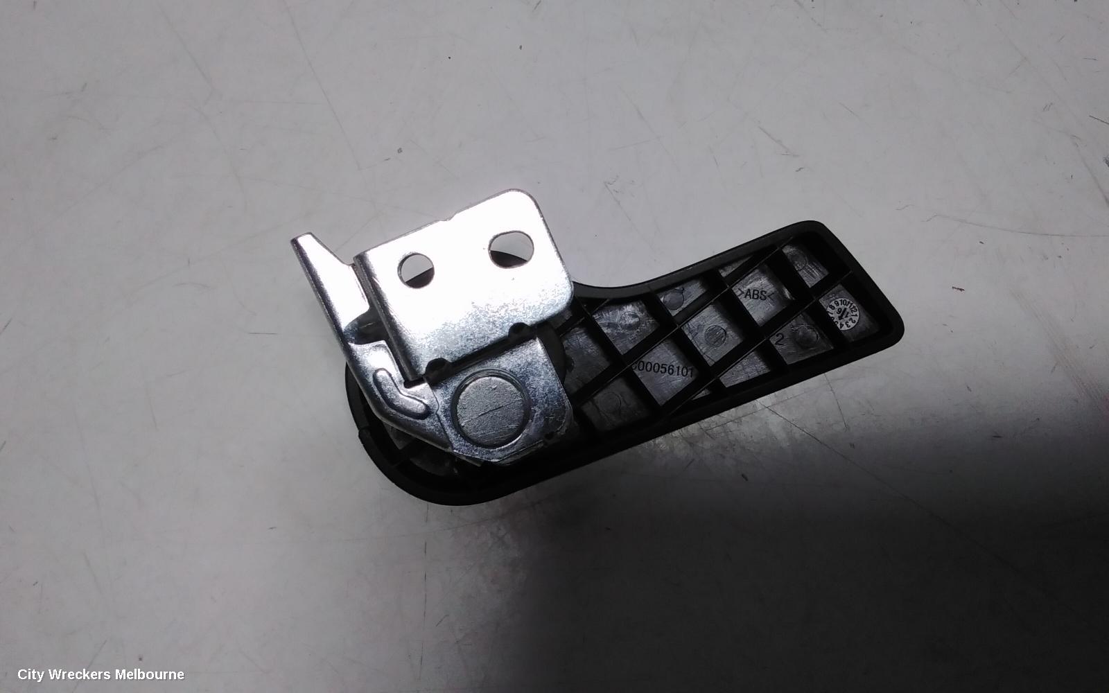 LDV G10 BONNET RELEASE, SV7A/SV7C, WAGON/VAN, 04/2015 ONWARDS - Image 3