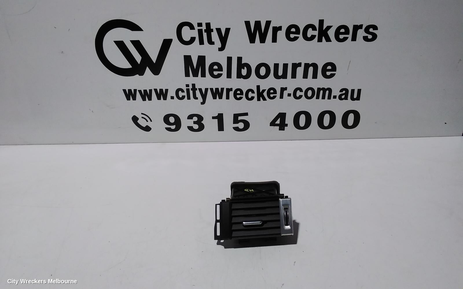LAND ROVER RANGEROVER EVOQUE, L538, 11/2011 - 01/2019, RH AIRVENT: 104732 - Image 1