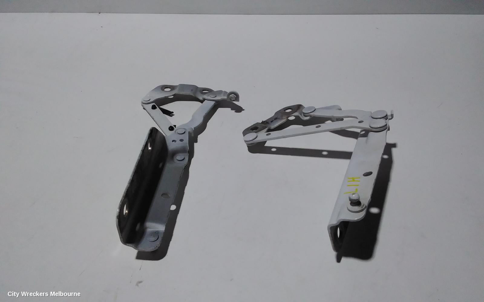 LAND ROVER RANGEROVER EVOQUE BONNET HINGE/STRUT, L538, HINGE (PAIR), 11/2011 - 01/2019 - Image 2