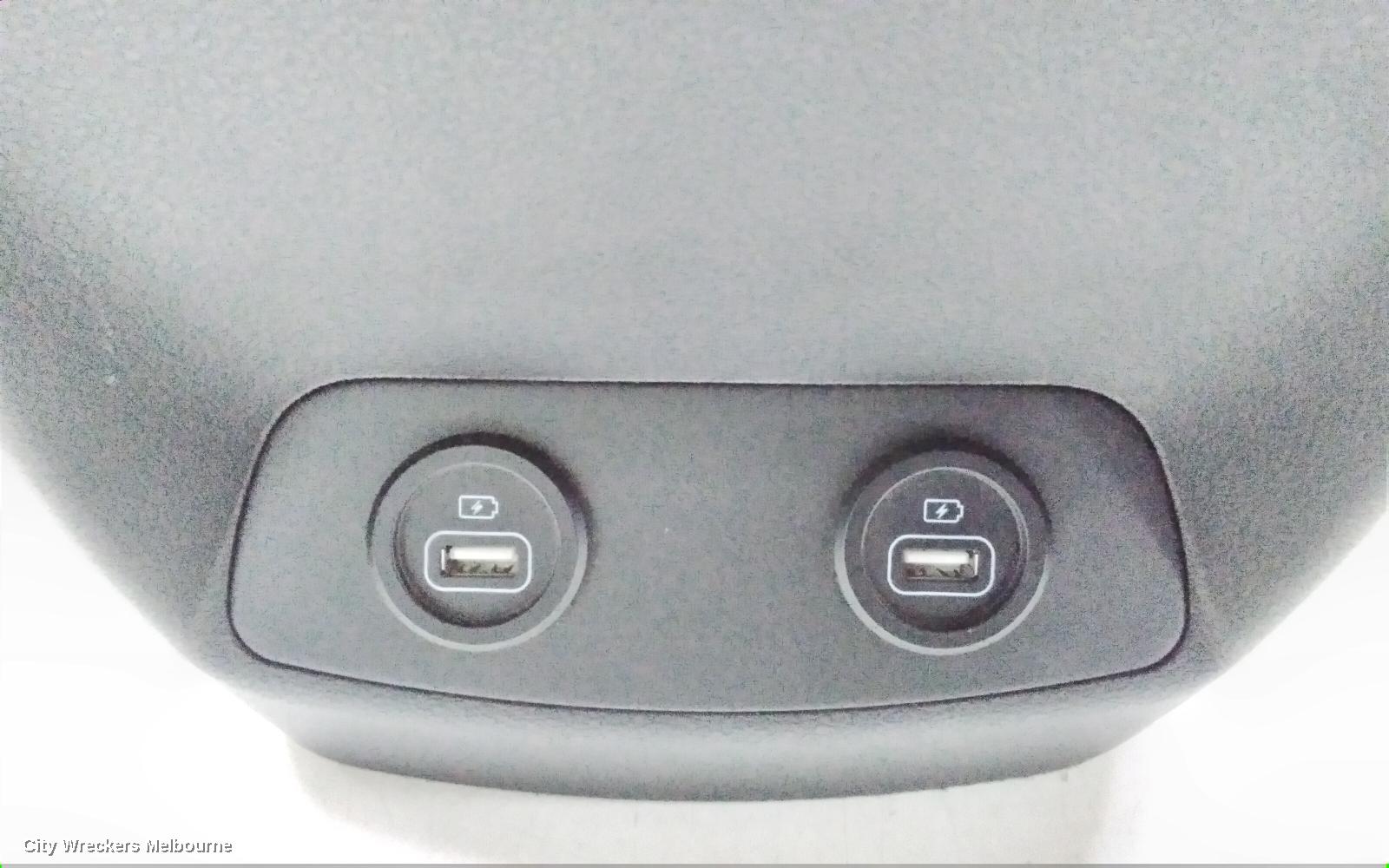 HYUNDAI SANTA FE CONSOLE, AUTO T/M, TM, LEATHER, BLACK, 03/2018 ONWARDS - Image 2