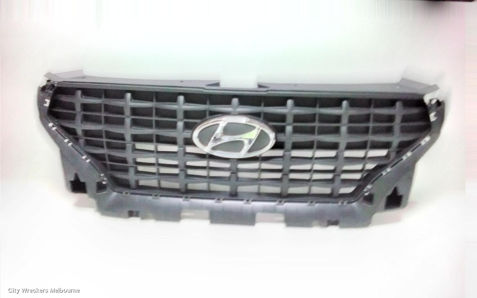HYUNDAI VENUE GRILLE, RADIATOR GRILLE, BLACK INSERT TYPE, QX, 06/2019 ONWARDS - Image 2