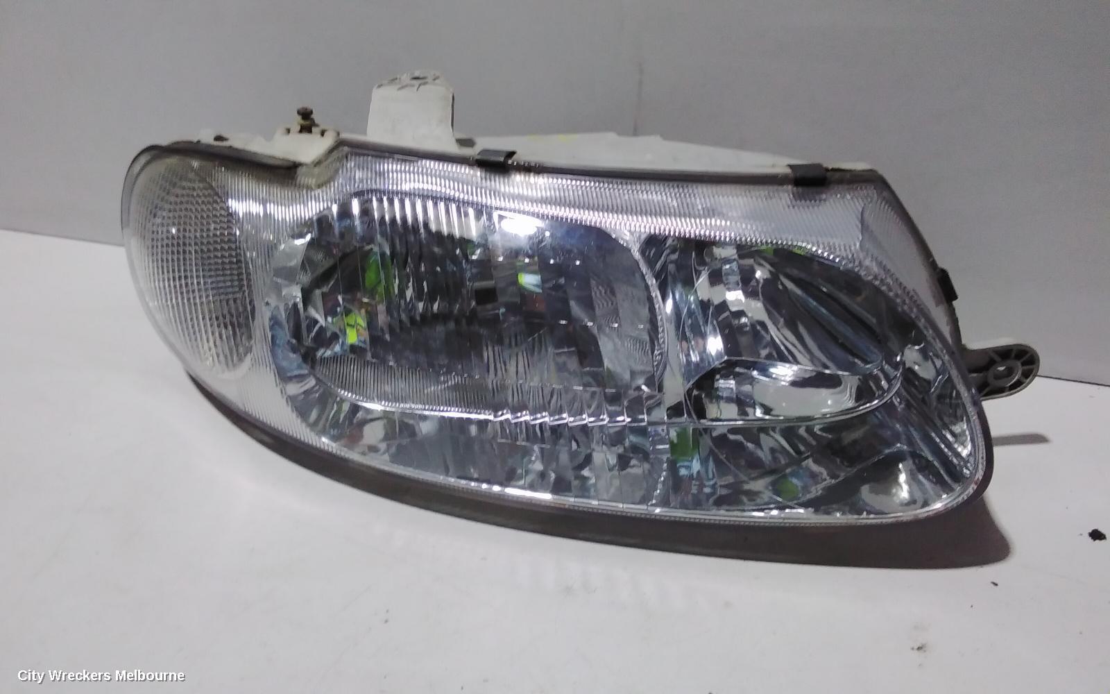 HOLDEN COMMODORE RIGHT HEADLAMP, VT, 09/1997 - 09/2002 - Image 2