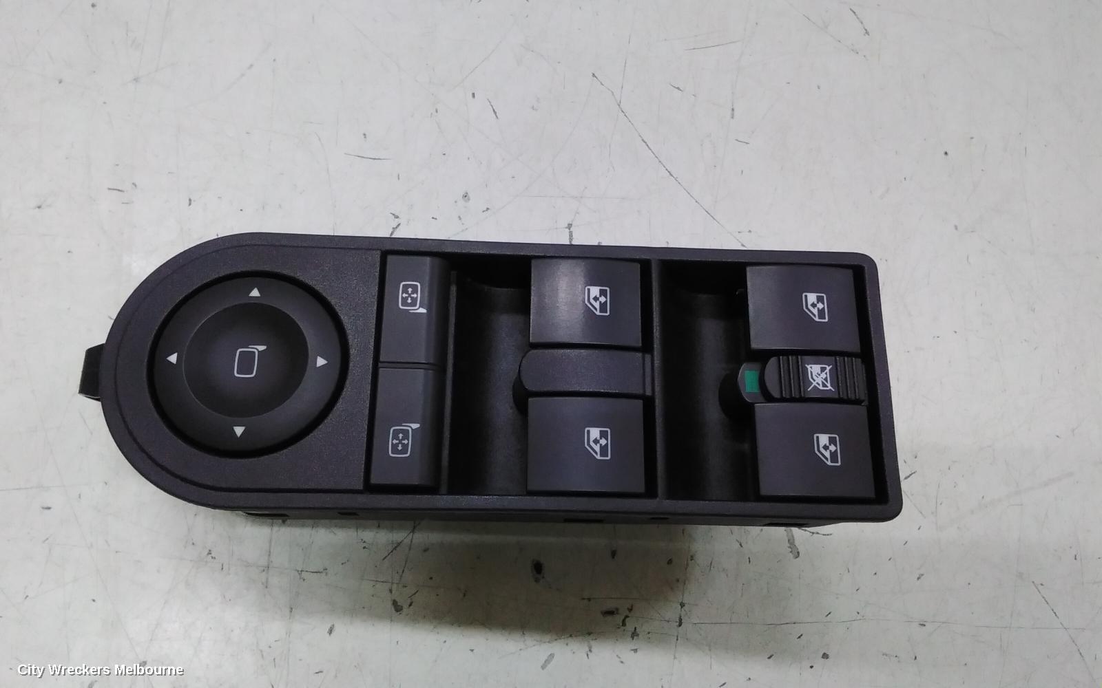HOLDEN ASTRA PWR DR WIND SWITCH, AH, RH FRONT (MASTER SWITCH), 4 SWITCH TYPE (18 PIN), 10/2004 - 08/2009 - Image 2
