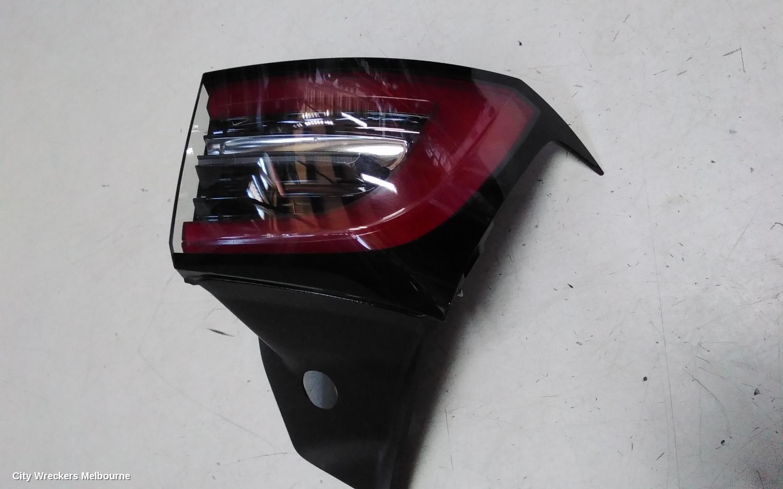 TESLA MODEL Y LEFT TAILLIGHT, 1ST GEN, IN BODY, 03/2022 ONWARDS - Image 3