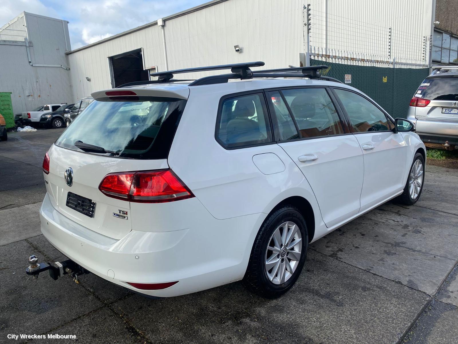 VOLKSWAGEN GOLF RIGHT TAILLIGHT, GEN 7, WAGON ALLTRACK, NON LED TYPE, 05/2015 - 03/2017 - Image 2