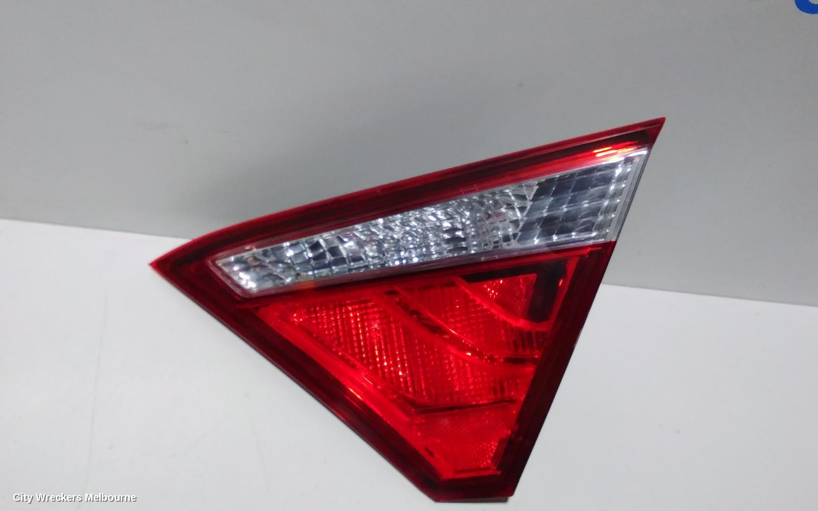 TOYOTA CAMRY REAR GARNISH, BOOTLID LAMP (RH SIDE), ASV50, 05/2015 - 10/2017 - Image 2